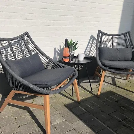 Ferienhaus Modern Cosey House Walking Distance To The Beach